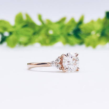 2.65 CT Round Cluster Moissanite Engagement Ring